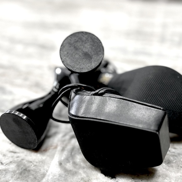 NWT Bella Marie Platforms With Sculpted Shiny Heel And Tie Up Straps - Picture 6 of 6